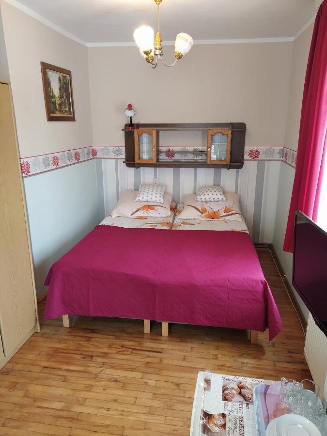 Noclegi U Krystyny Rewal Exterior photo