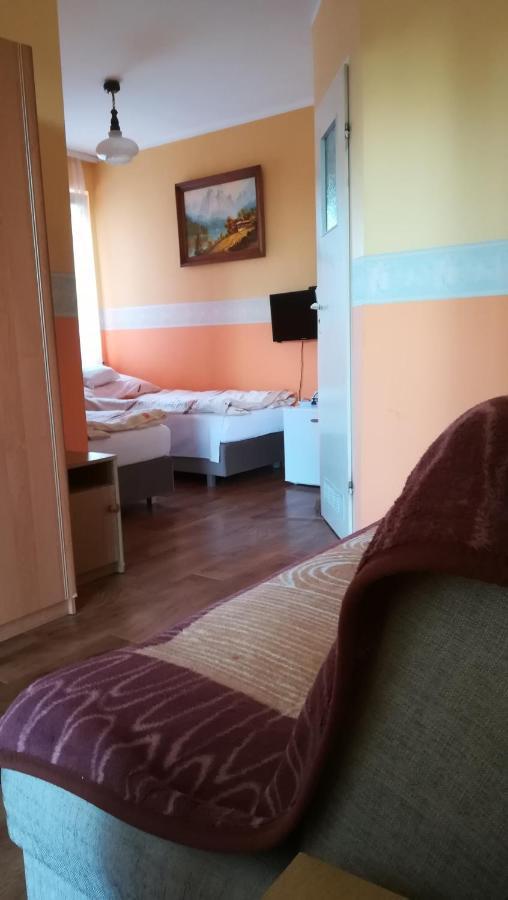 Noclegi U Krystyny Rewal Exterior photo